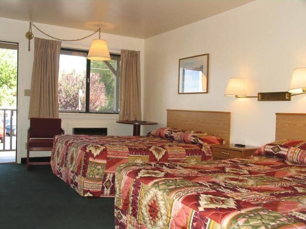 The Virginian Inn Moab Downtown Экстерьер фото