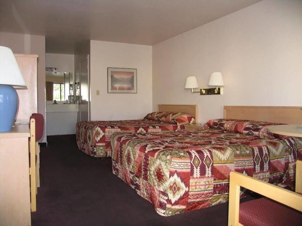 The Virginian Inn Moab Downtown Экстерьер фото